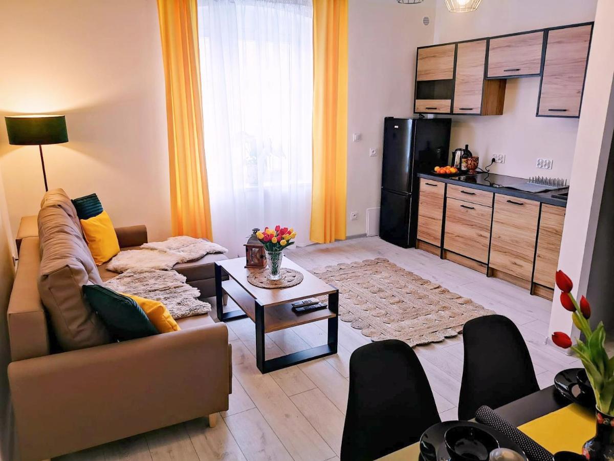 Appartement Apartament Celebrity à Leśna Extérieur photo